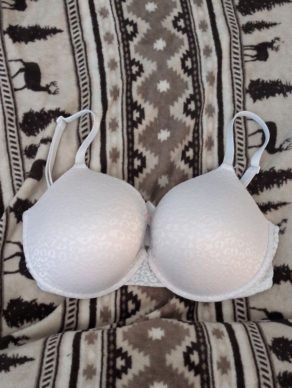 Victorias Secret White  Lace Wear Everywhere Push Up Bra